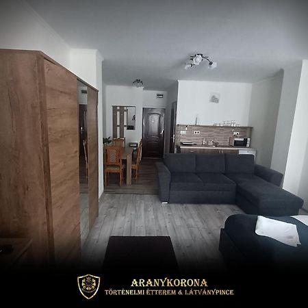 Aranykorona Apartmanhaz Miskolc Exteriör bild