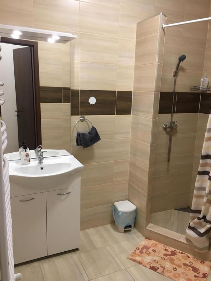 Aranykorona Apartmanhaz Miskolc Exteriör bild