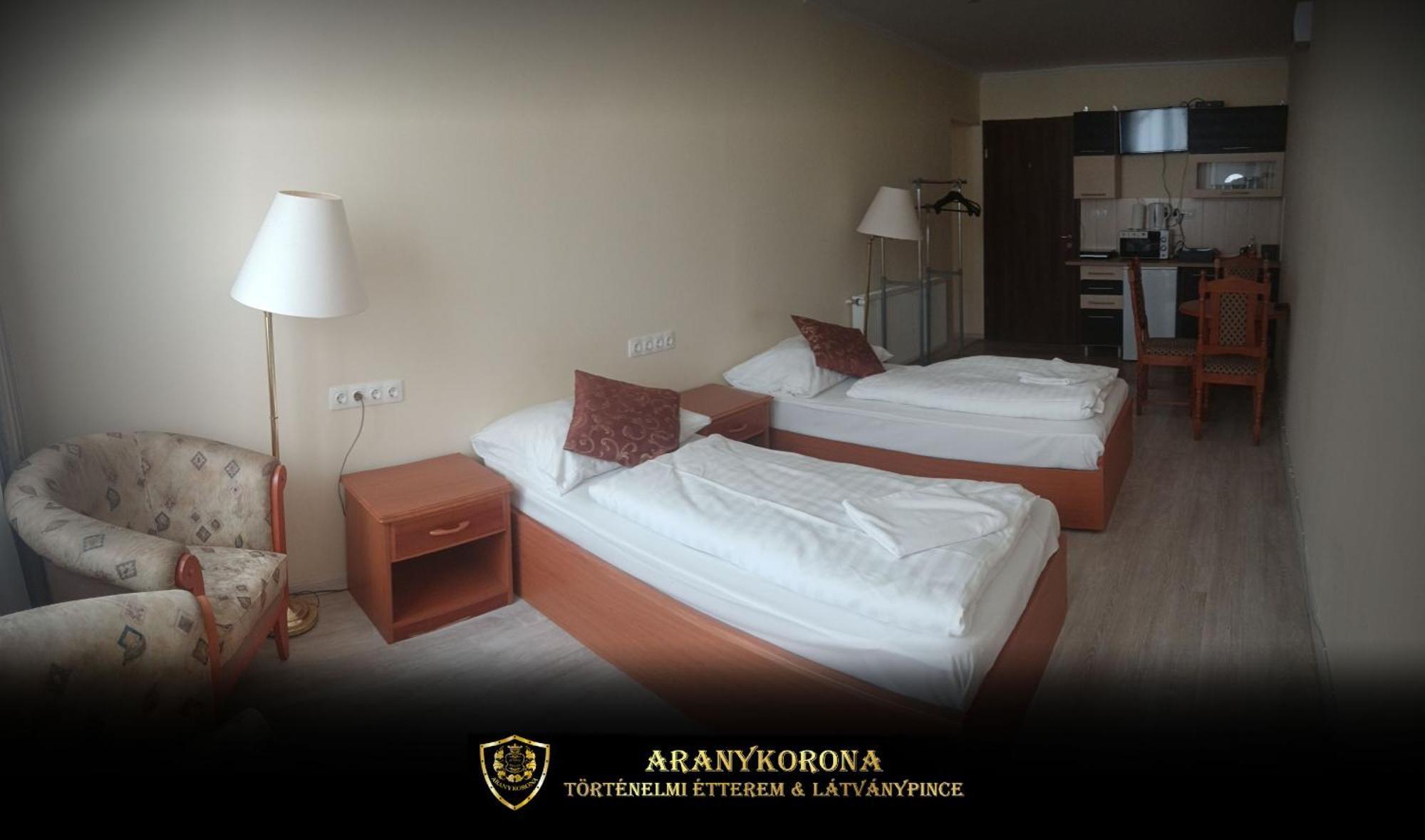 Aranykorona Apartmanhaz Miskolc Exteriör bild