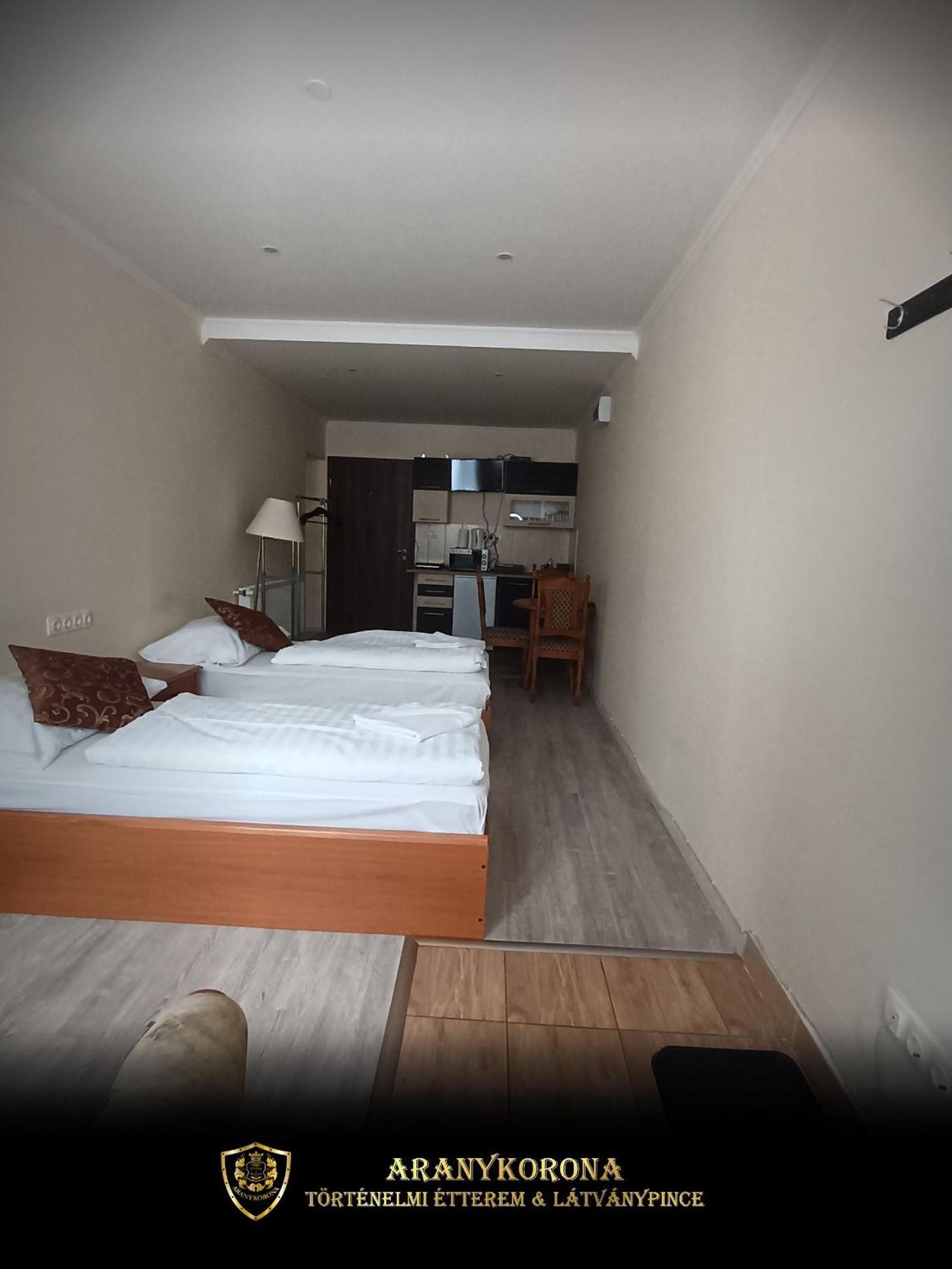 Aranykorona Apartmanhaz Miskolc Exteriör bild
